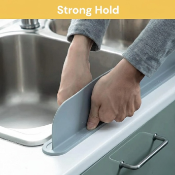 Silicone Sink Splash Guard With Suction – Flexible Water Splash Stopper for Kitchen & Bathroom Faucets, Countertops & Cleaning Protection